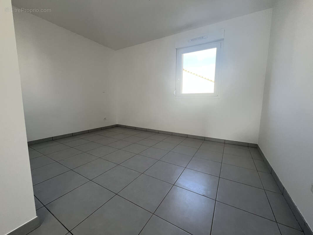 Maison à AY-SUR-MOSELLE