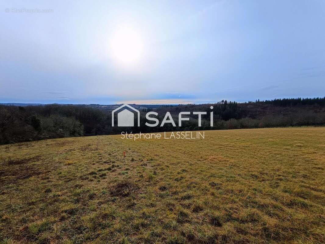 Terrain 1203 m² à Le Roc  - photo 2