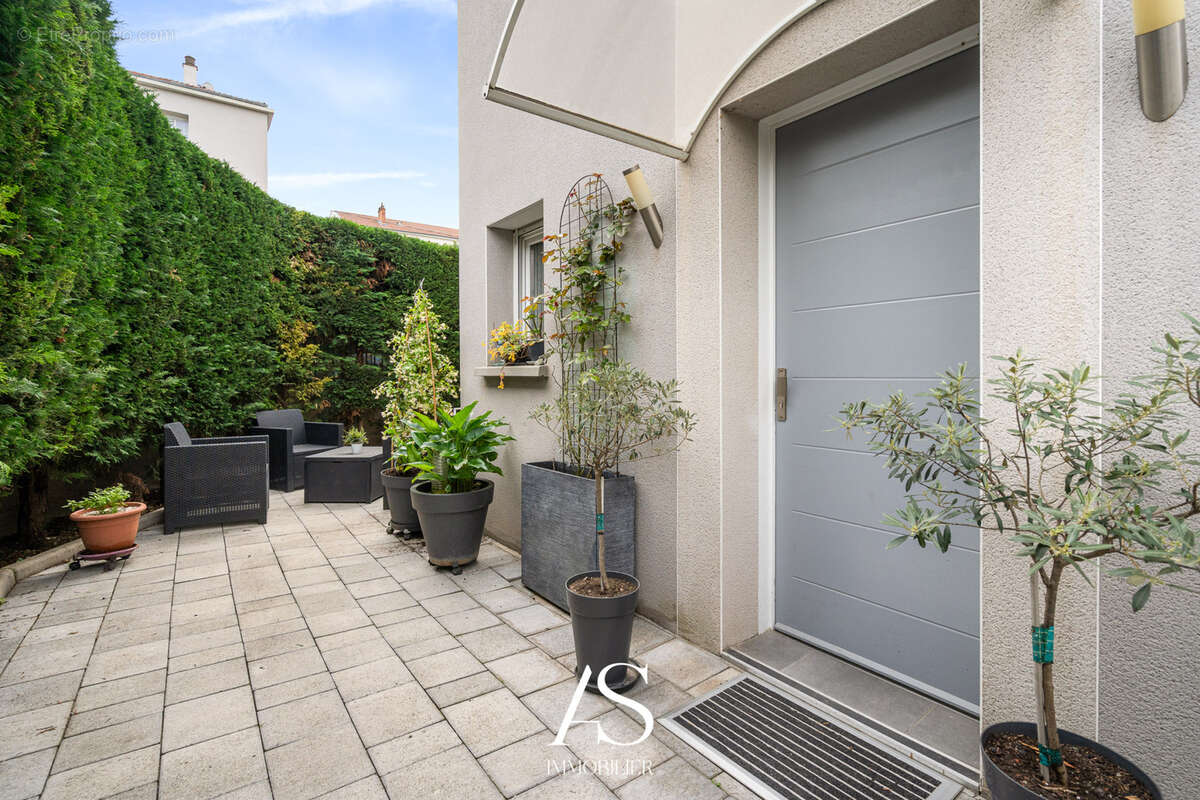 Maison à VILLEURBANNE
