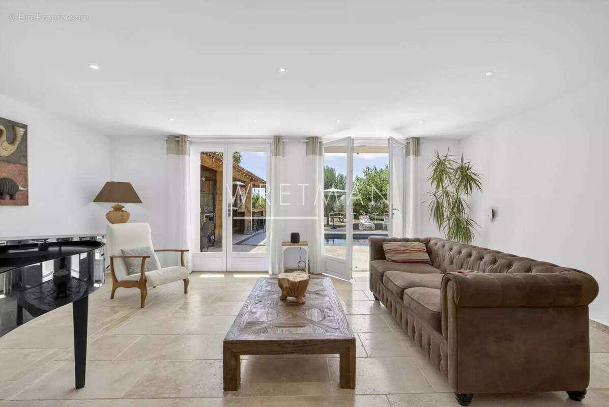 Maison à MONTAUROUX