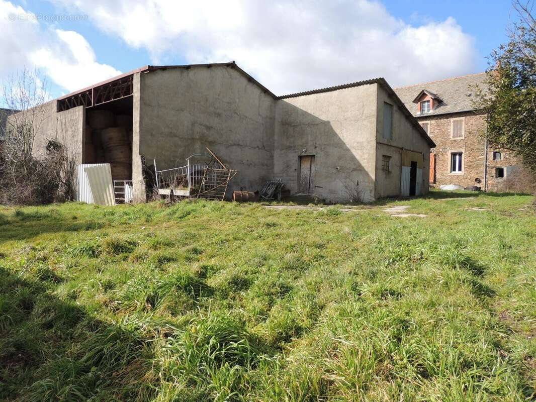 Maison à RIEUPEYROUX
