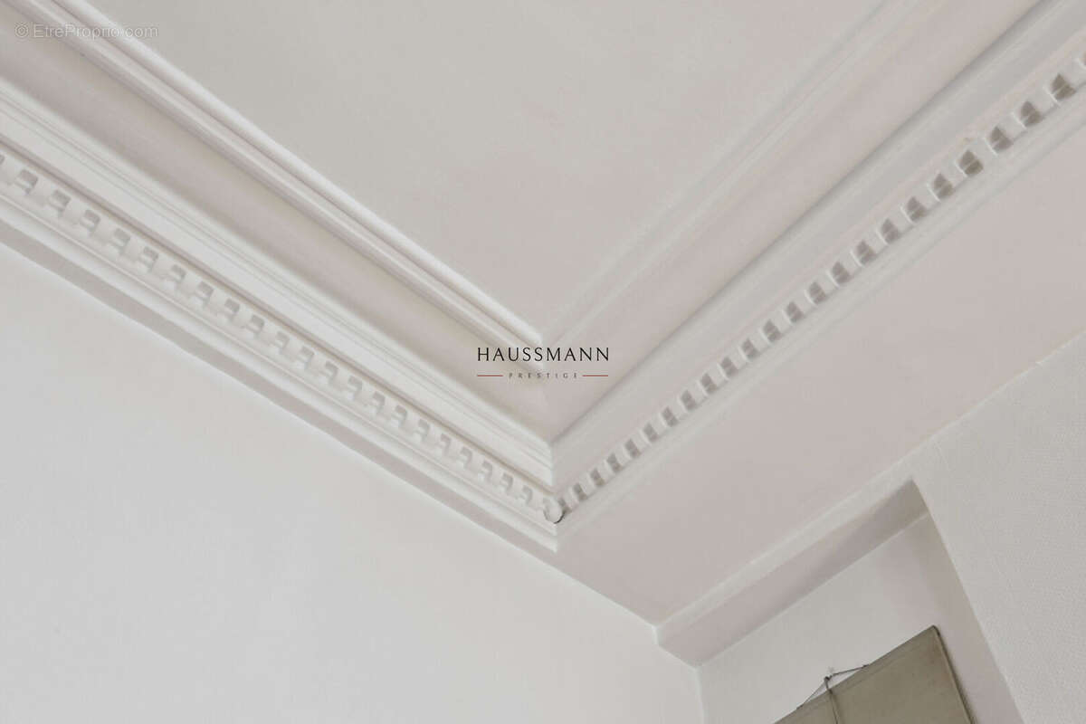 Appartement à PARIS-1E