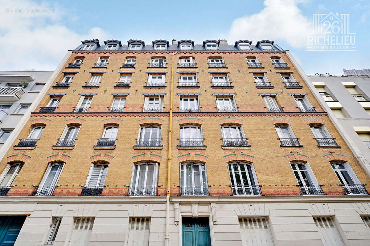 Appartement à PARIS-20E