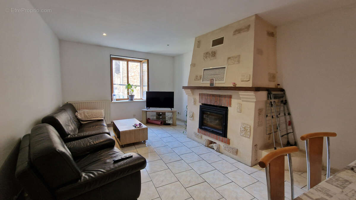 Appartement à SORCY-SAINT-MARTIN