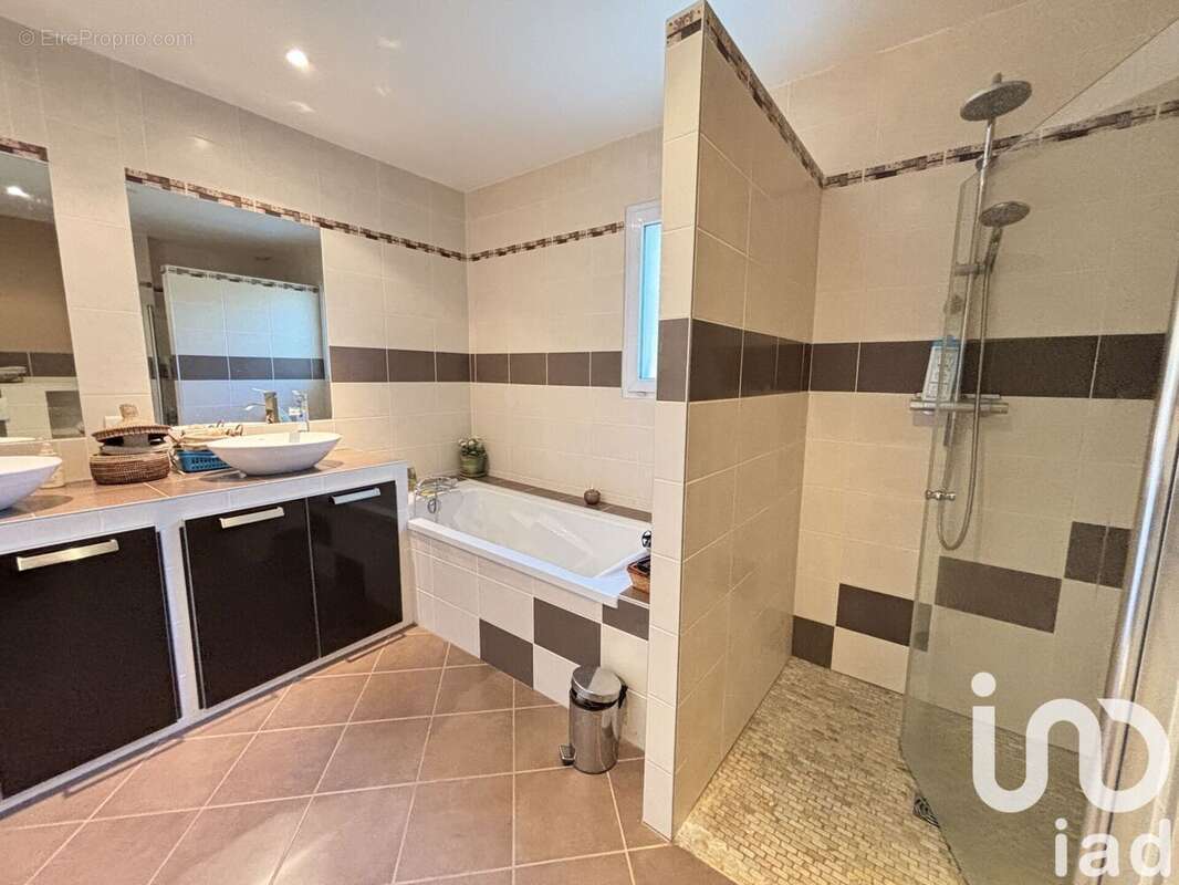 Photo 6 - Maison à SAINT-JULIEN-DU-SERRE