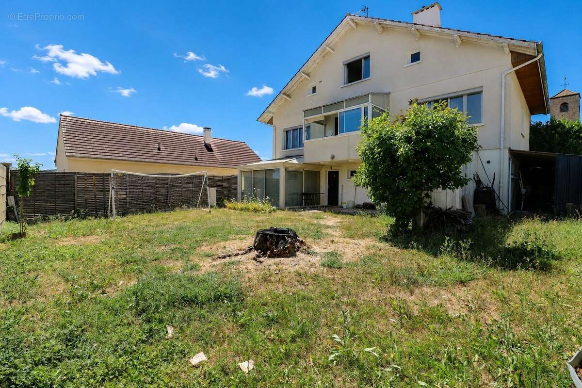 Maison 230 m² à Brochon  - photo 2