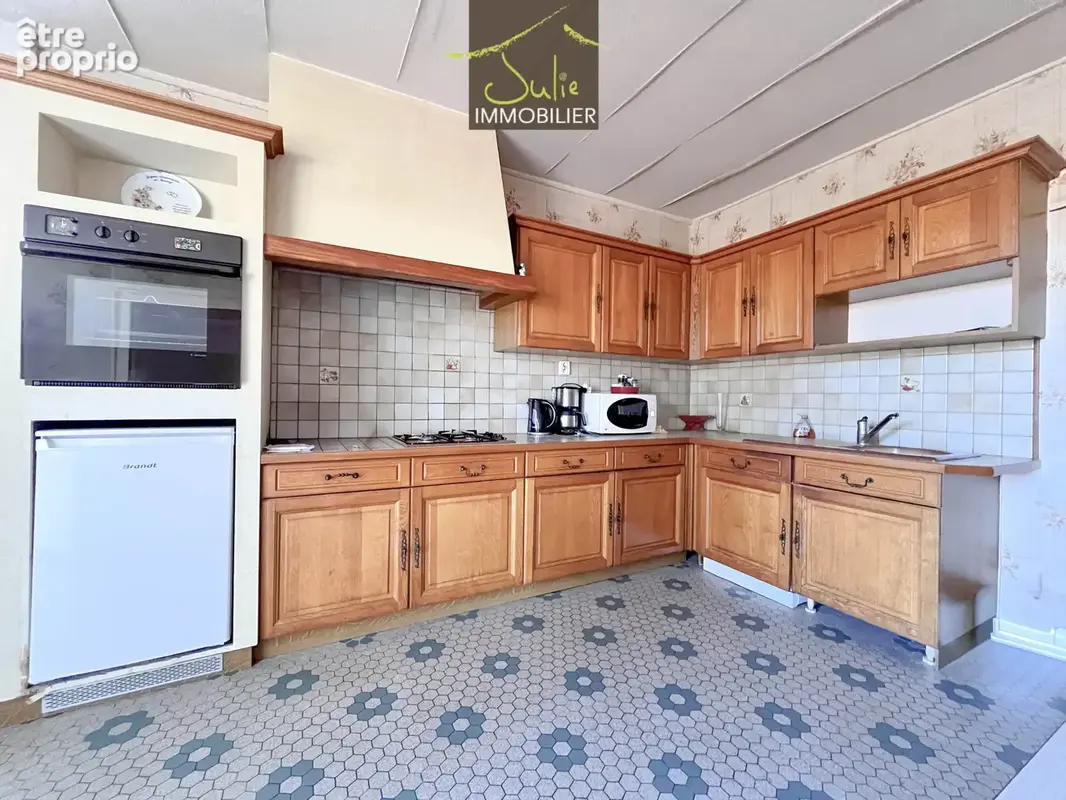 Ensemble Immobilier avec maison, ancienne habitation à rénover et sur 1972m2 en partie constructible ! - photo 5