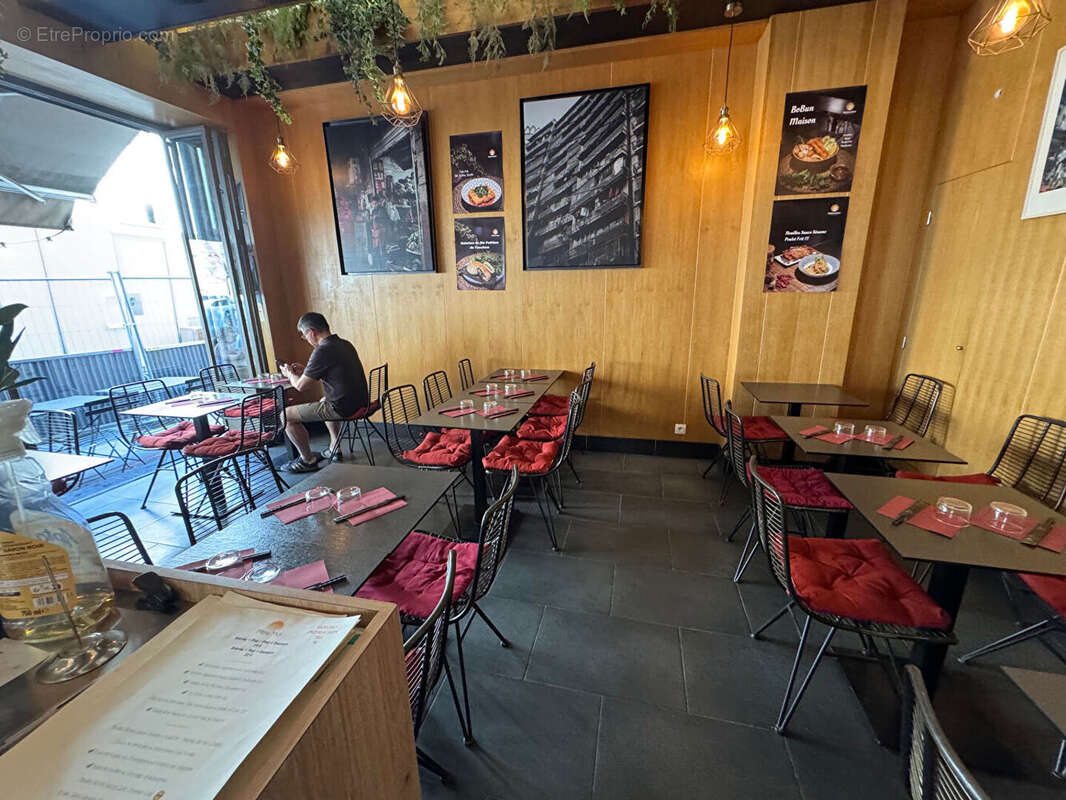 Restaurant proche Bd St Germain Odéon - Rez de chaussée 80 m²  + s/sol 80 m²  - 450.000 uros - photo 4