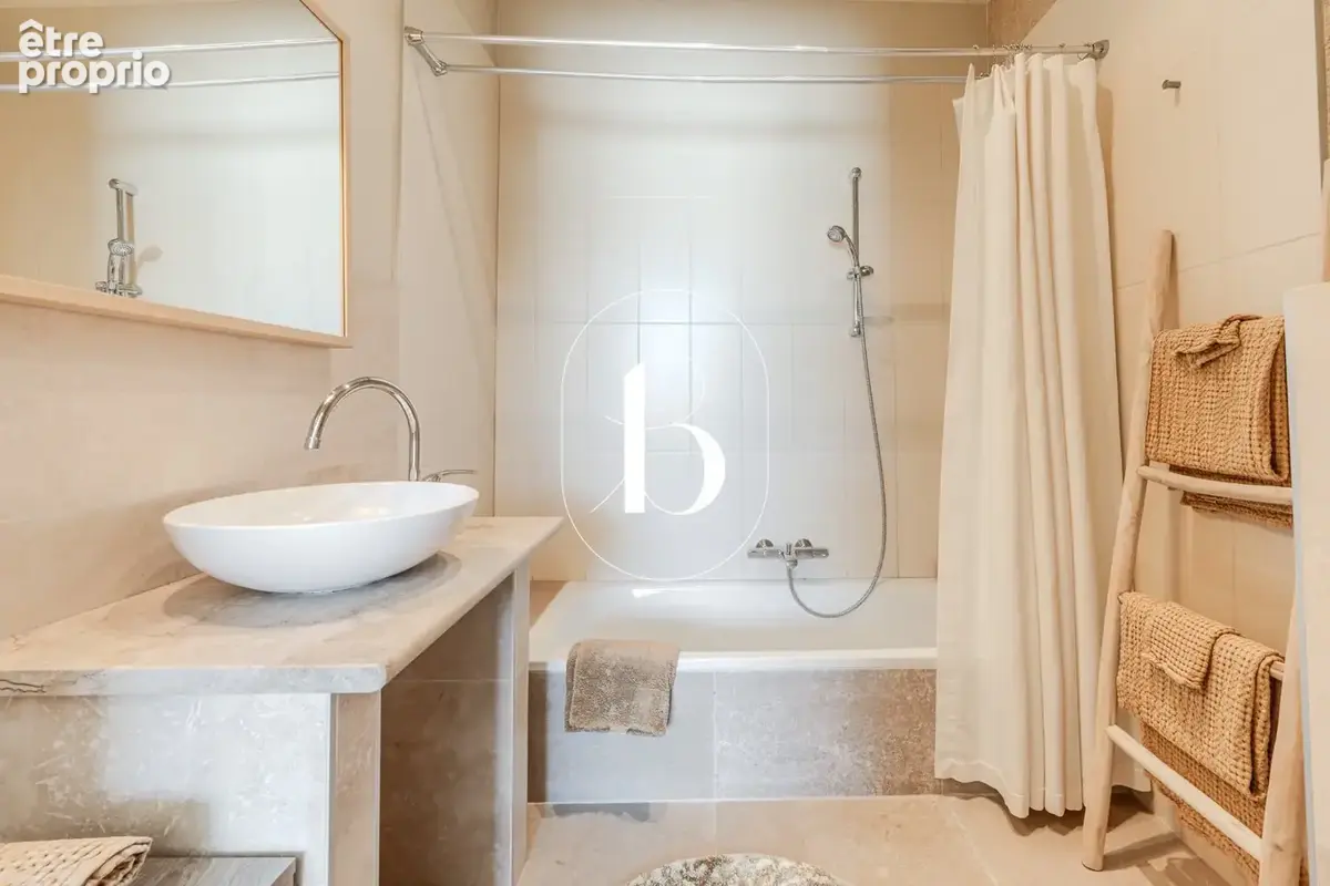 Maison 9 pièces 273 m² à vendre à Uzes (30700) - photo 11