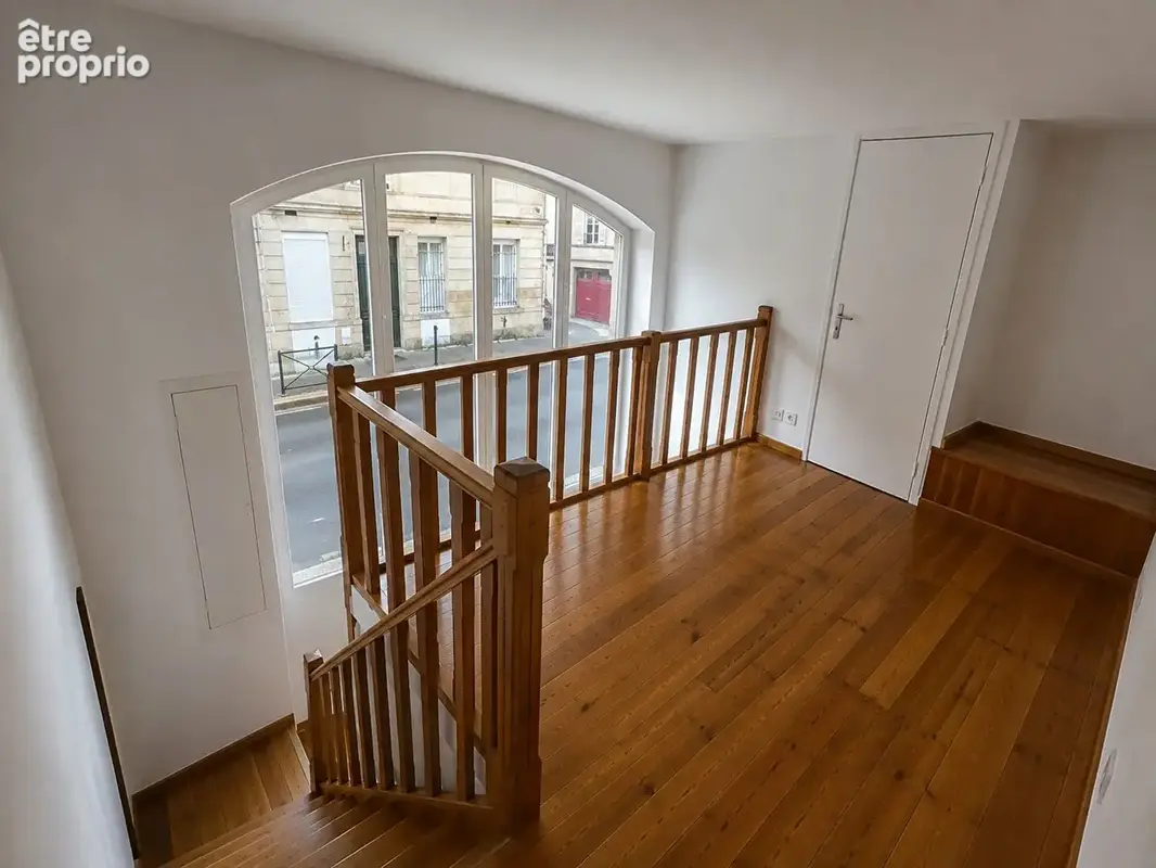 Bordeaux Victoire / Saint -Michel - Appartement 4 pièces de 76.6 m² avec garage - photo 3