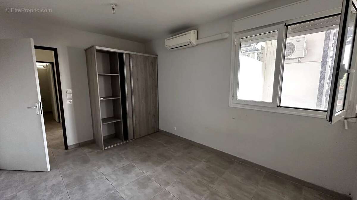 Appartement à REMIRE-MONTJOLY