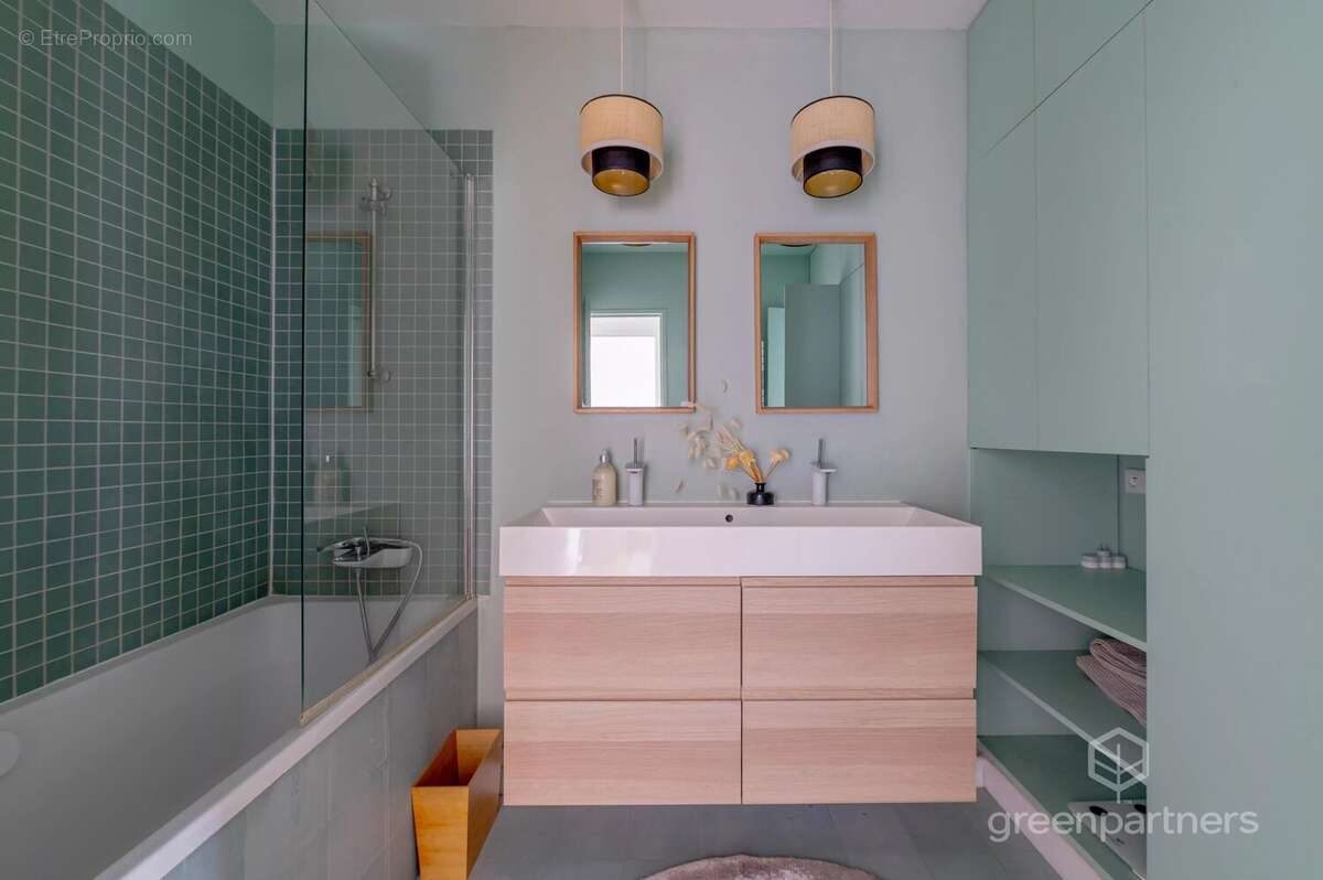 Appartement à NEUILLY-SUR-SEINE