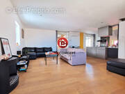 Maison à LAUDUN-L&#039;ARDOISE