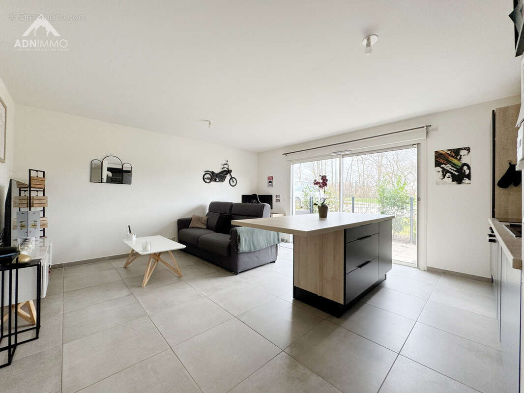 Appartement à SERGY