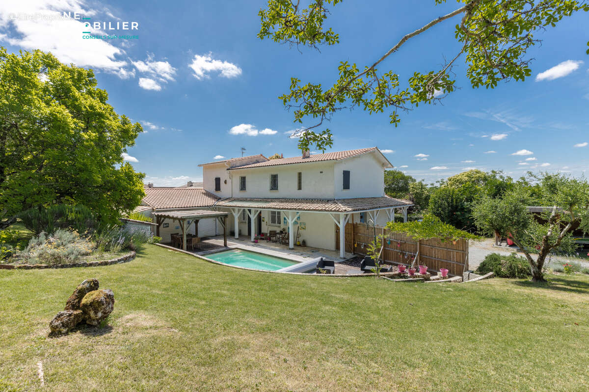 Maison à CAMBLANES-ET-MEYNAC