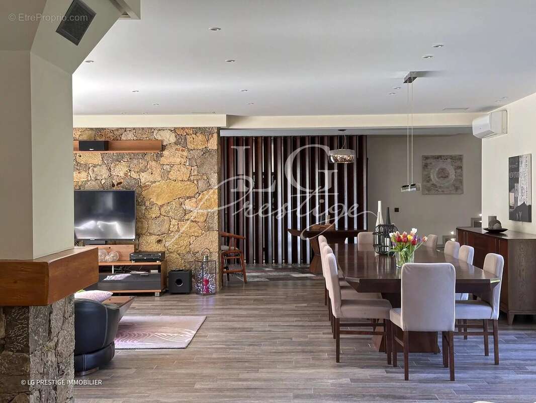 Maison à MONTAUROUX