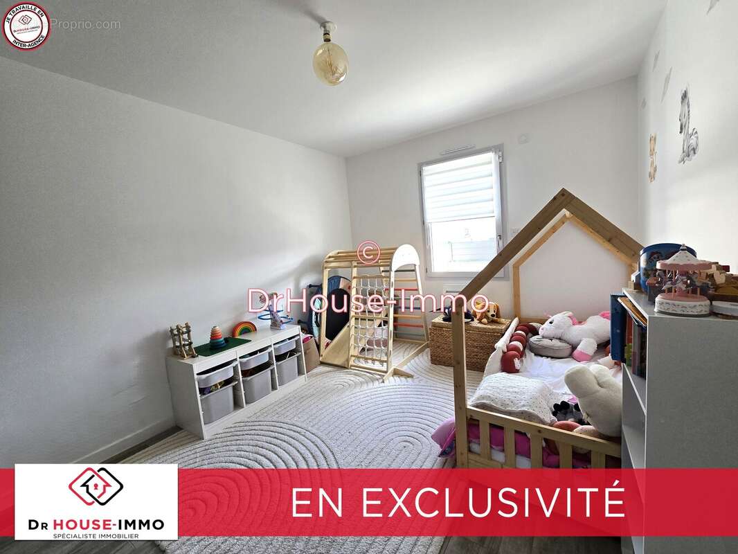 Maison à SAINTE-NEOMAYE