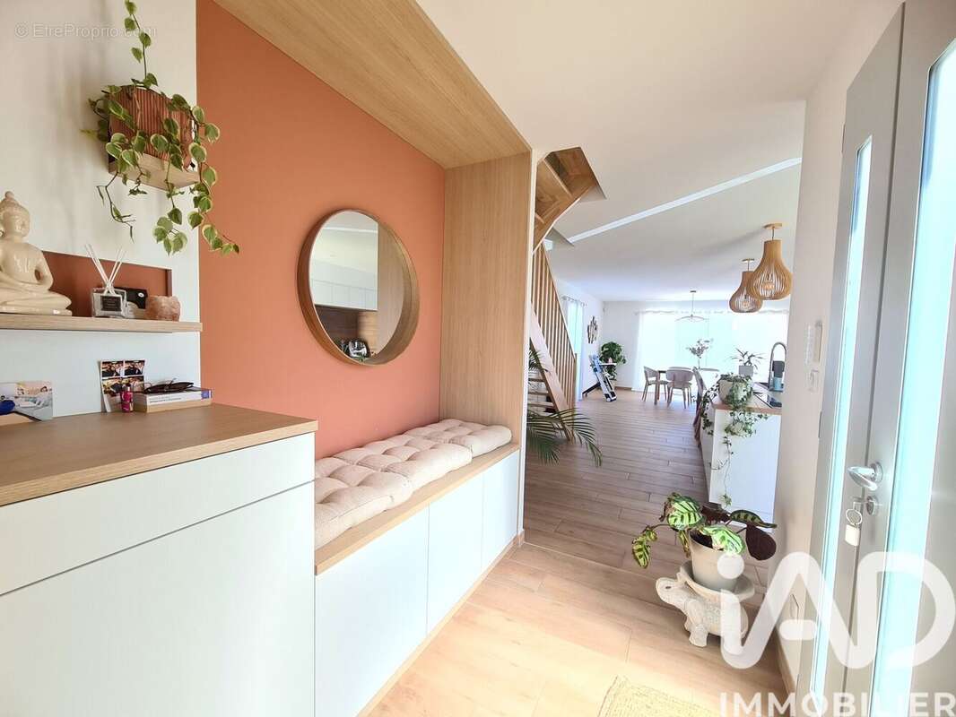 Maison 172 m² à La Jarrie  - photo 9