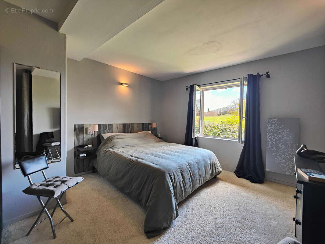 Maison à SAINT-GENIX-SUR-GUIERS