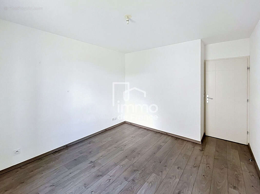 Appartement à VIRY