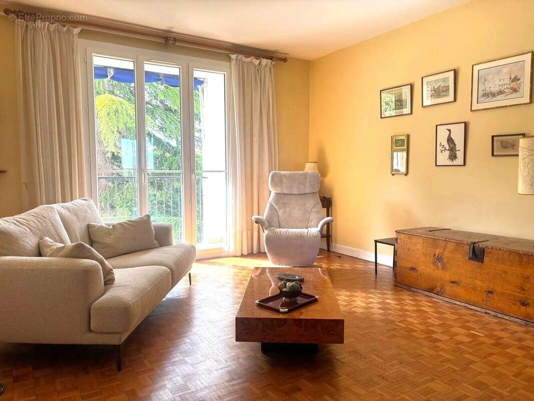 Appartement à BOUGIVAL