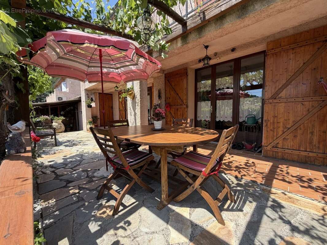 Maison à CONTES
