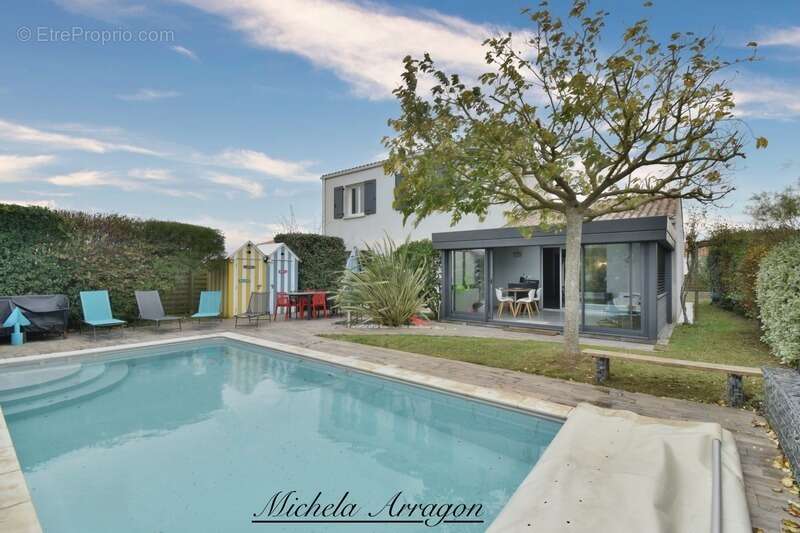 Maison à PORT-DES-BARQUES