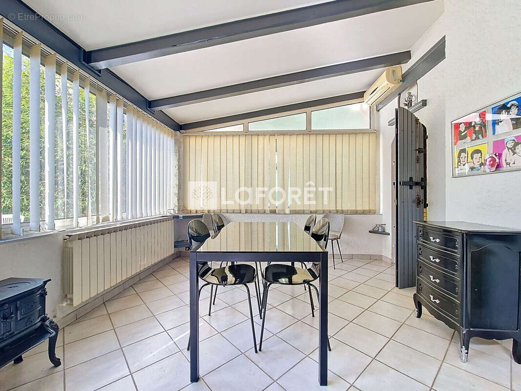 Appartement à MARSEILLE-9E