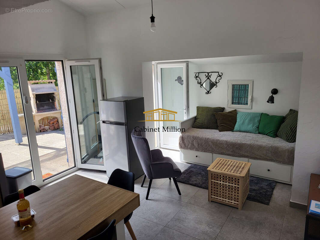 Maison à VIC-LA-GARDIOLE