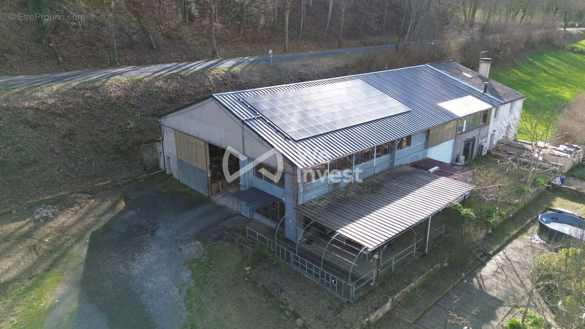 Commerce à SAINTE-EULALIE-D'OLT