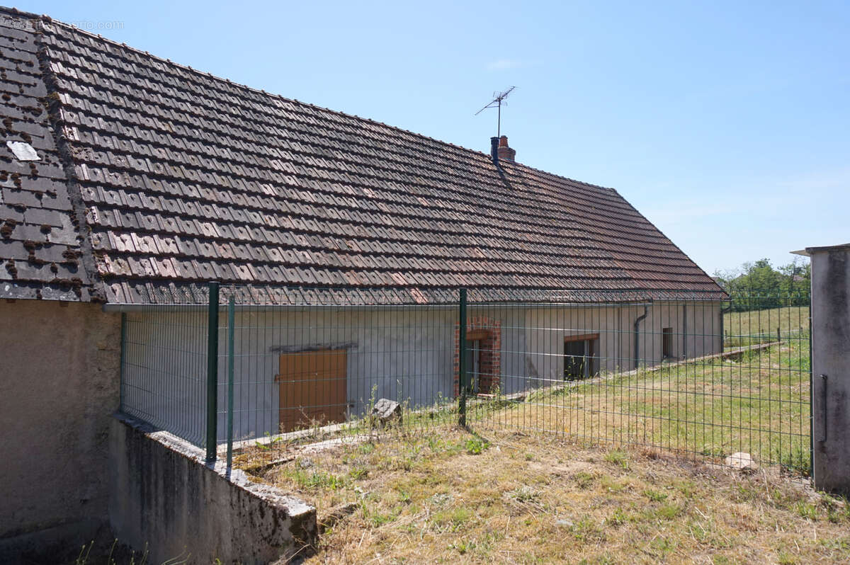 Maison de campagne et ses dépendances - photo 12