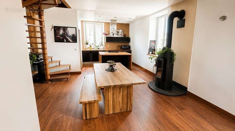 T3 Duplex lumineux avec espace bureau – Faibles charges – Centre-ville - photo 2