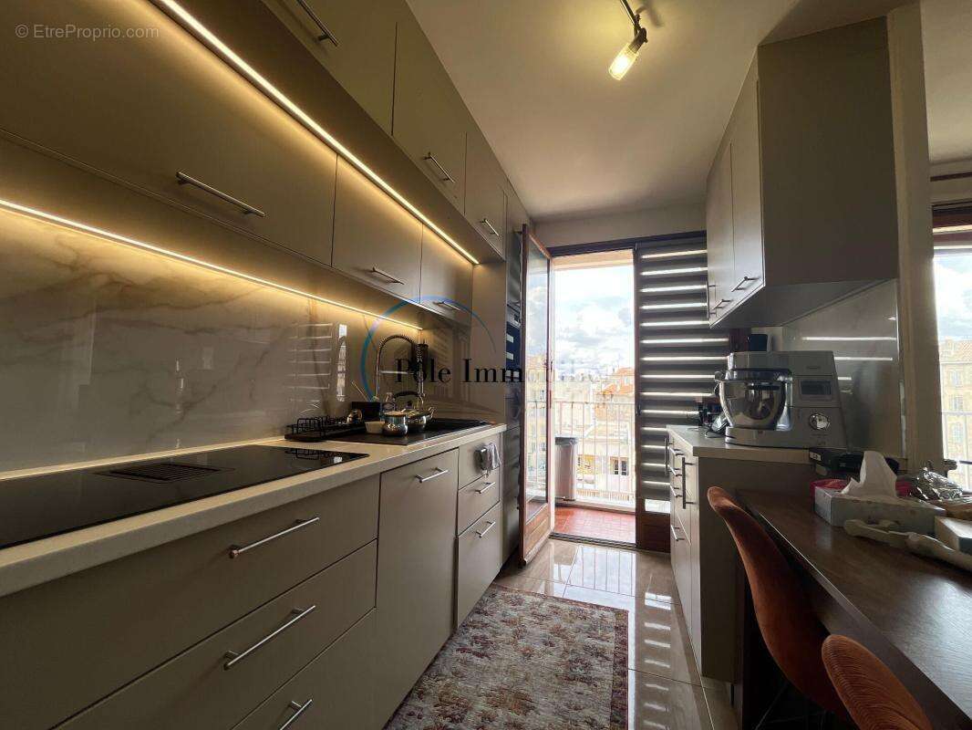 Appartement à MARSEILLE-3E