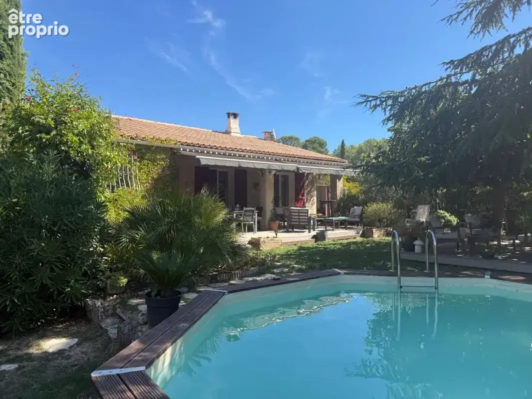Maison à VENTABREN
