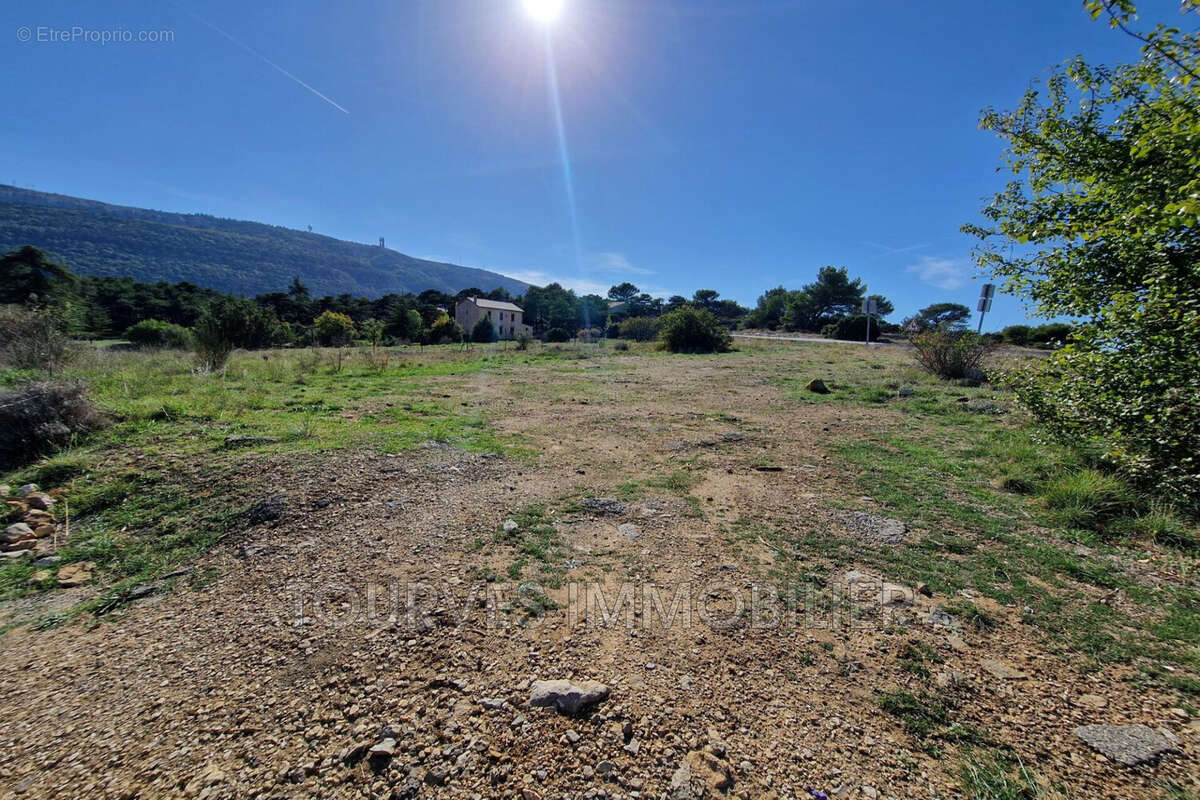 Terrain à PLAN-D'AUPS-SAINTE-BAUME