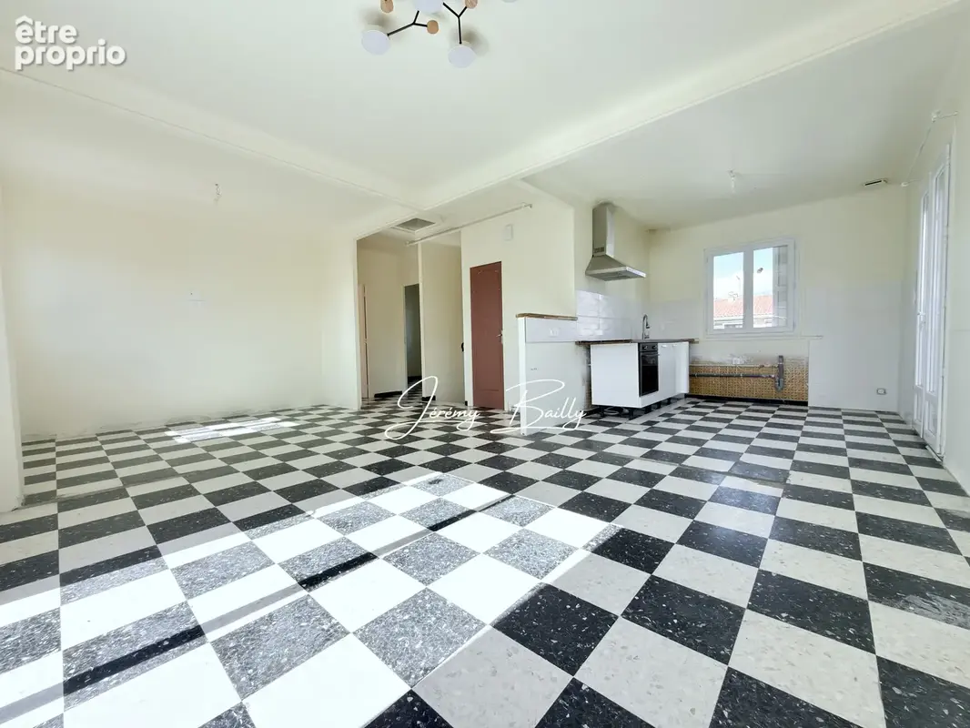 Maison 4 pièces 130 m² à vendre à Saint-Esteve (66240) - photo 4