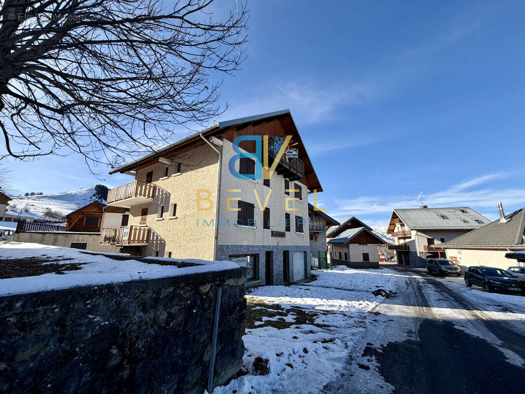 Appartement à ALBIEZ-MONTROND
