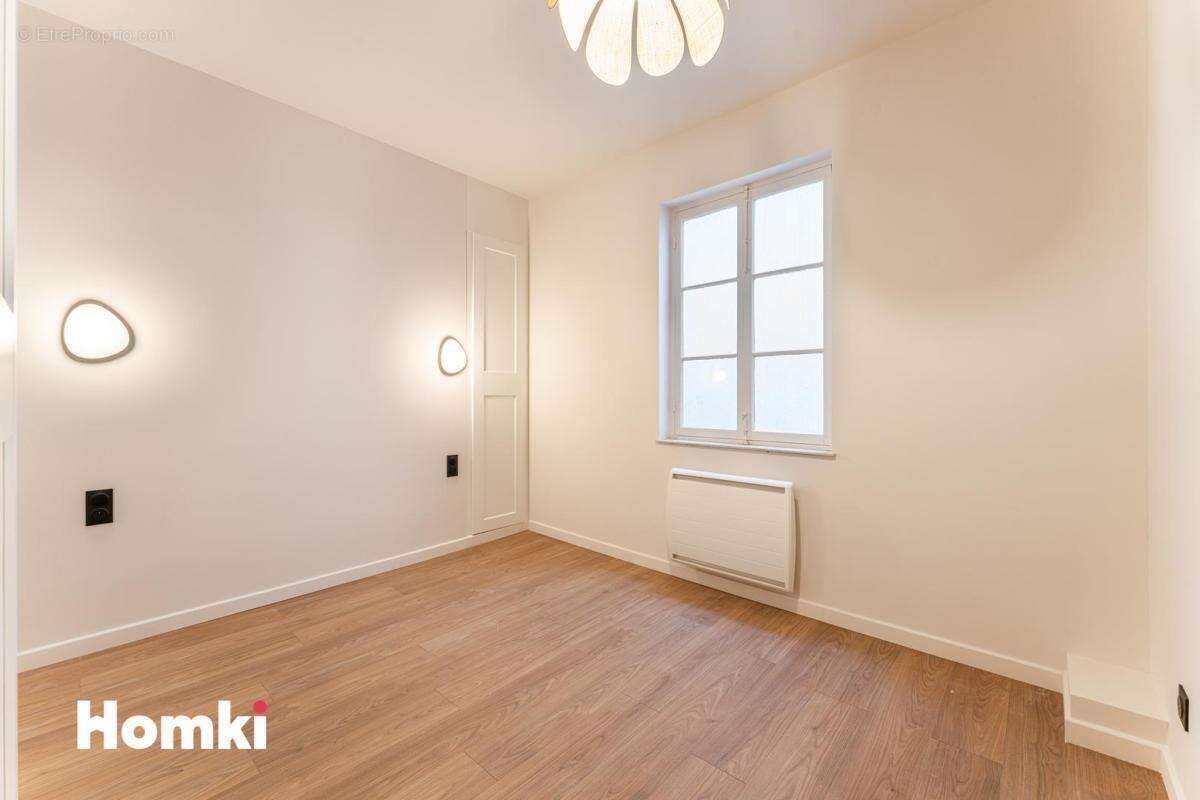 Appartement à MARSEILLE-2E