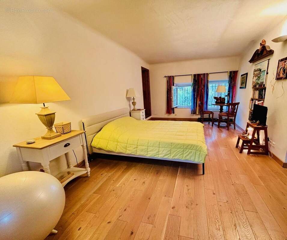 Maison 204m² à MOUGINS - photo 3