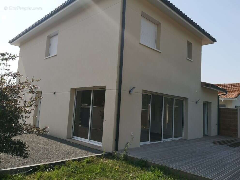 Maison à VENDAYS-MONTALIVET