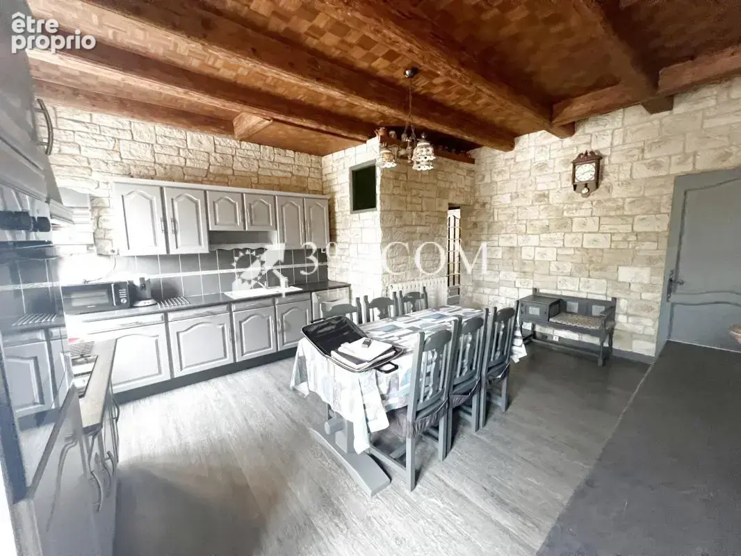 Maison Famialiale Spacieuse avec potentiel locatif 54300 Lun - photo 2