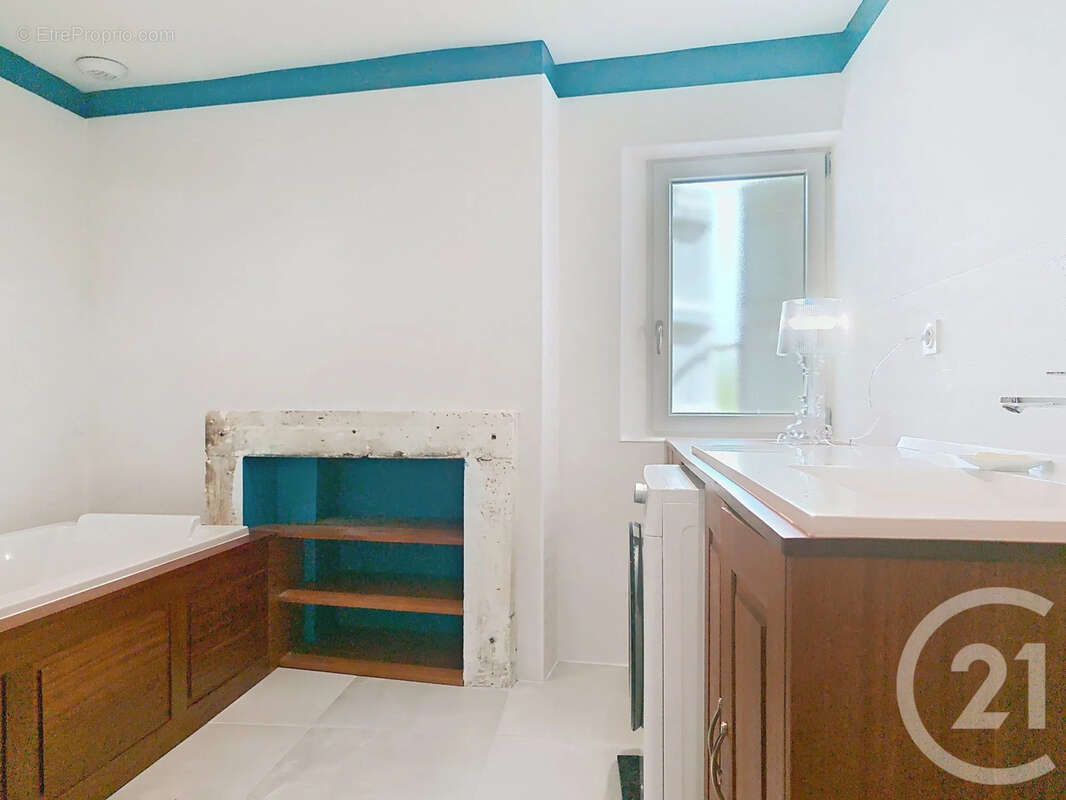 Maison 190 m² à Angouleme  - photo 10