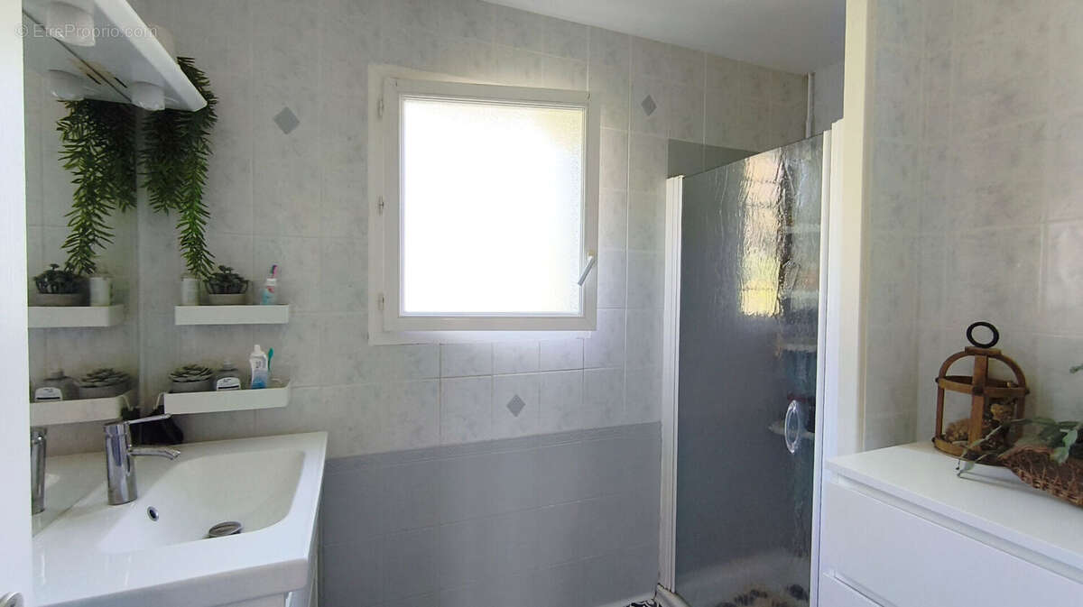Maison  4 pièces 95 m2 - ANGEAC-CHAMPAGNE (16) - photo 10