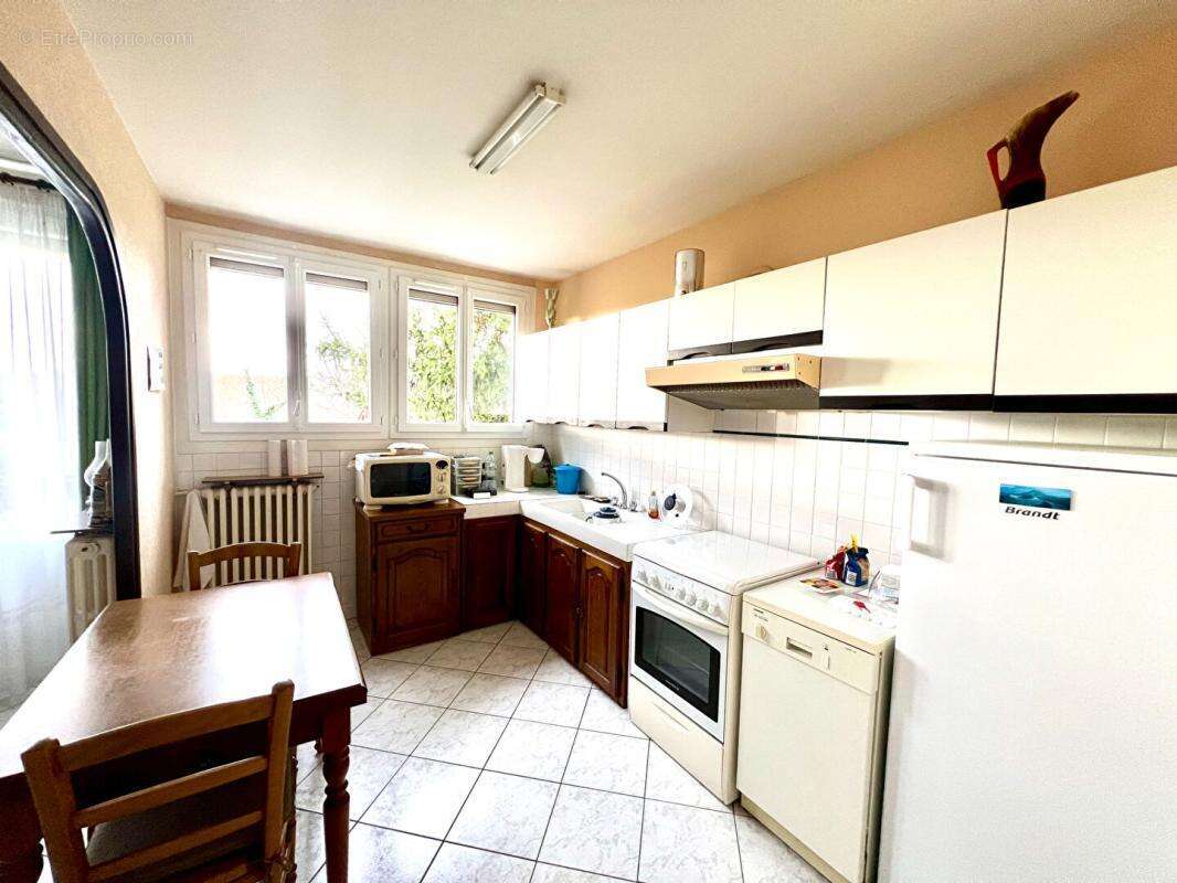 Maison avec jardin, garage et terrain constructible - photo 11