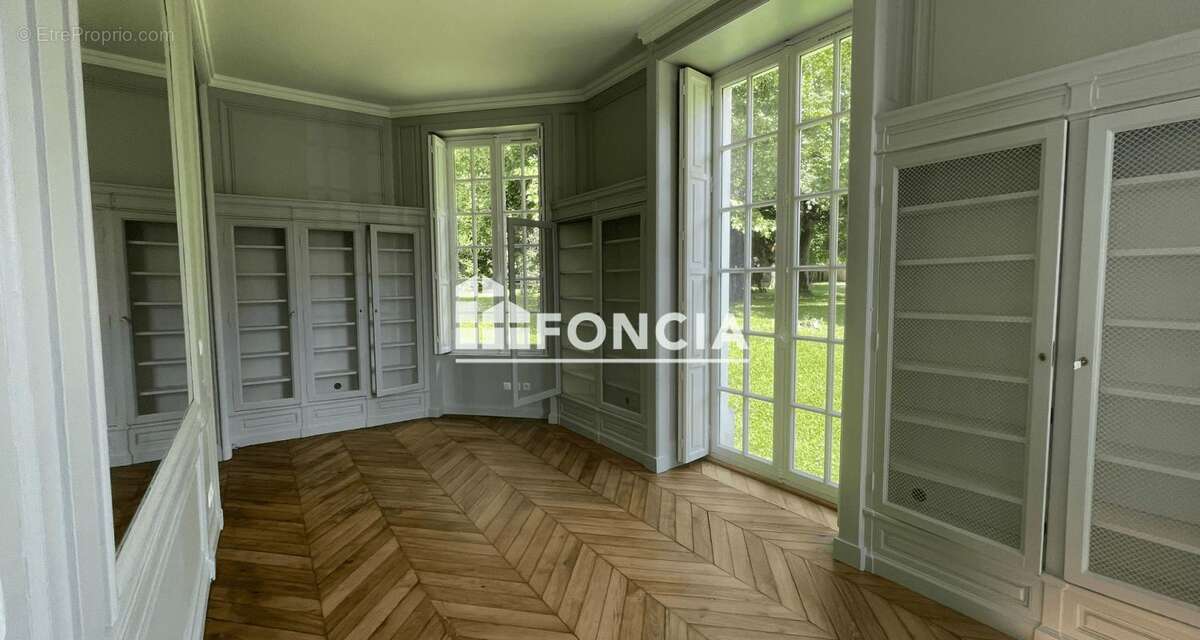 Appartement à MORIGNY-CHAMPIGNY