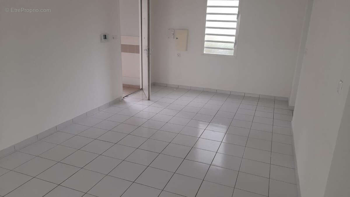 Appartement t4 Secteur Lamentin superficie 74 m2 - photo 3