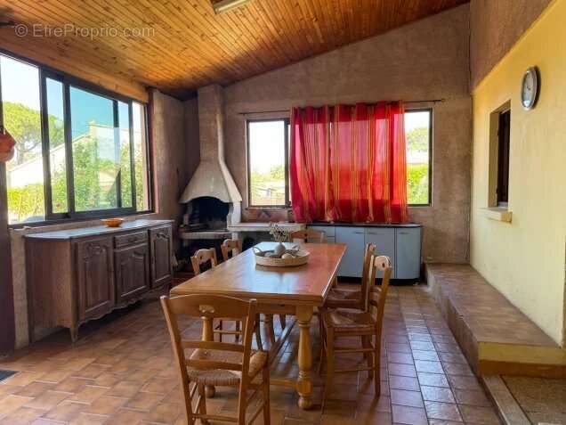 Villa sur parcelle constructible de 1500 m² AVENUE DE BORGO - photo 6