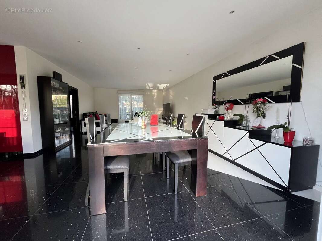 Maison à ORMESSON-SUR-MARNE