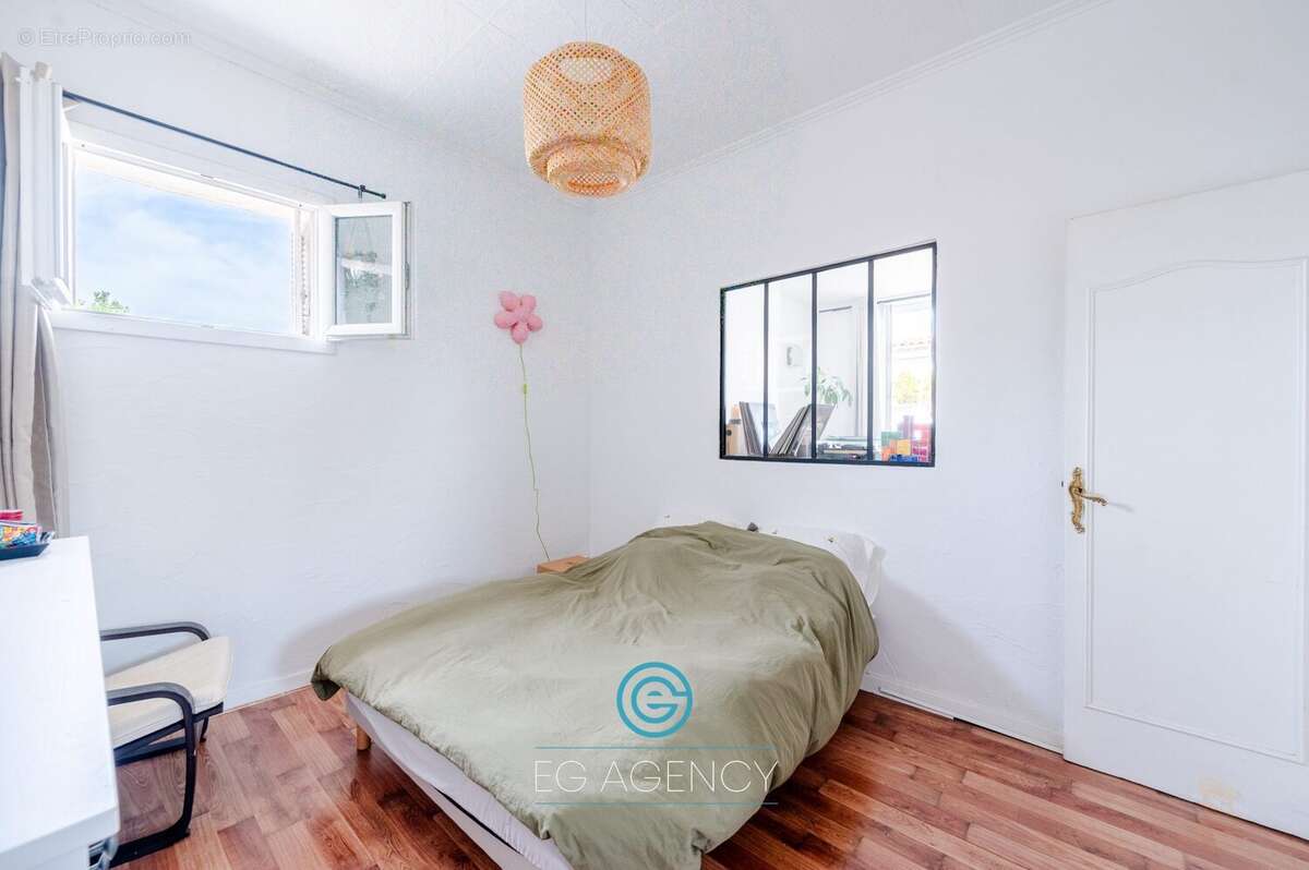 Appartement à MARSEILLE-4E