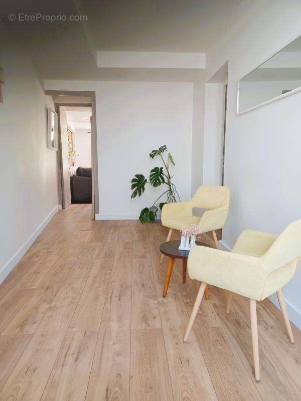 Maison à SAINT-MACAIRE-EN-MAUGES